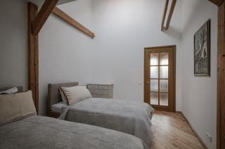 Spacious & Sunny Loft in Prestigious Quiet Centre - 3