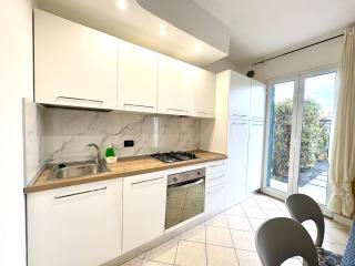 B179 - Riva appartamento con giardino - 2