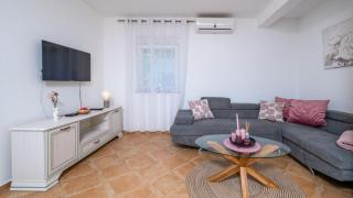 Apartman Sabina 1 by Villas Guide - 3