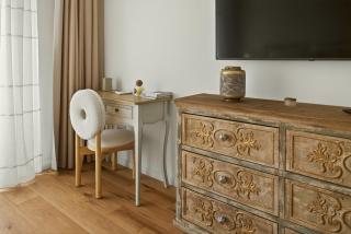 MoHost Elioré - a story written in light - 6