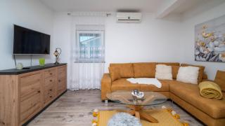Apartman Sabina 2 by Villas Guide - 3