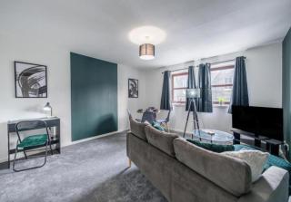 Modern 2-Bed Apartment in Fraserburgh - Free Parking - 2