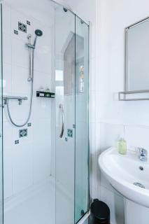 2 Bed Apartment ,Sea Views - 9