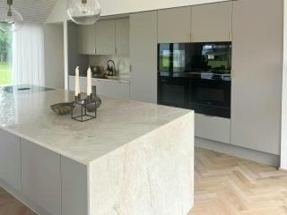 Unique Holiday Home Directly On The Beach - 6