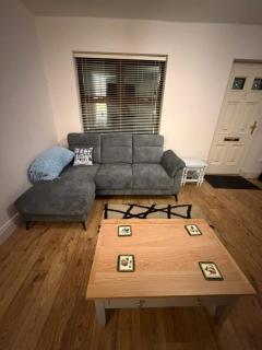 Walk to Town Centre, 2BR Base near Cork & Kinsale - 8