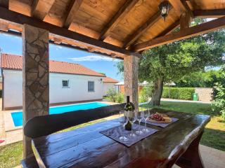 Holiday Home Haus Daniela mit überdachter Terrasse und Pool by Interhome - 4