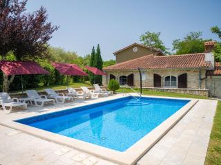 Holiday Home Gemütliches Ferienhaus in Ružići mit Offenem Kamin by Interhome - 0
