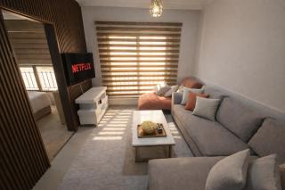 Cozy Studio Gardens St Neighborhood - 0