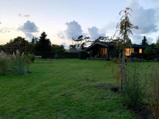 Summer Bliss With Vibrant Garden In Nødebohuse - 5