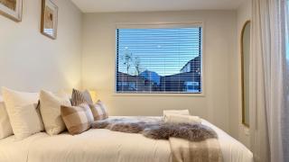 Luxe Stay with Mountain Views - 3