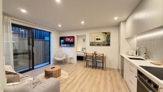 Luxe Stay with Mountain Views - 4