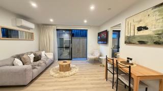 Luxe Stay with Mountain Views - 6