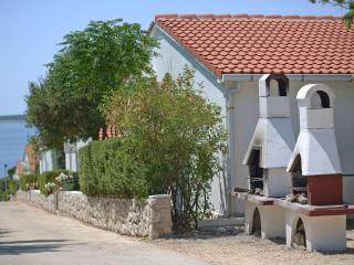 Holiday Home Gemütliches- familienfreundliches Steinhaus by Interhome - 1