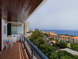 Apartment Wohnung mit Balkon und Aussicht in São Martinho by Interhome - 8