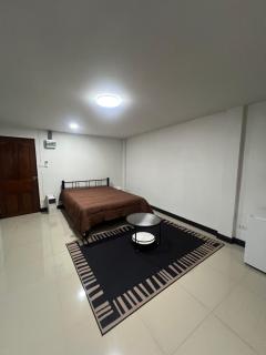 Hideaway North Gate - 1