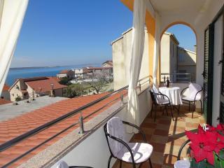 Apartment Appartement Lemi mit Meerblick by Interhome - 2