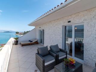 Apartment Geräumige Ferienwohnung mit Meerblick by Interhome - 8