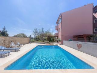 Apartment Wohnung in Fažana mit gemeinsamem Pool und Garten by Interhome - 0