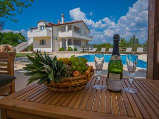 Holiday Home Freistehende Villa Iva Grubine mit Privatpool by Interhome - 5