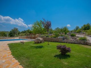 Holiday Home Freistehende Villa Iva Grubine mit Privatpool by Interhome - 2