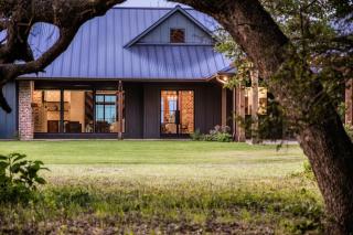 The Winn Retreat in Round Top, a serene escape - 6