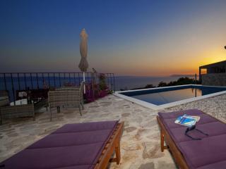 Holiday Home Wunderschöne Steinvilla mit tollem Ausblick by Interhome - 1