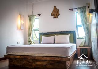 Garden Village Guesthouse & Pool Bar - 3