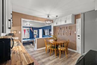 Spacious Family 4BR Home in Columbus - 6