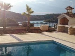 Holiday Home Villa Elena mit Pool- nur 60 Meter zum Meer by Interhome - 2