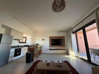 Fresh & Modern 2BR • Newly Furnished Kamaran - 8