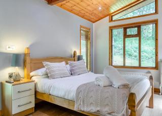 Charlesworth Lodges - 1