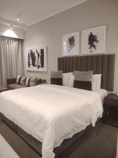 Menlyn Maine Trilogy Apartment 106 - 5