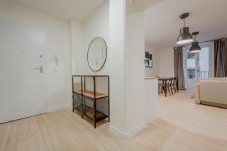 Confort para 6 desde Tirso de Molina E1 - Madrid - 8