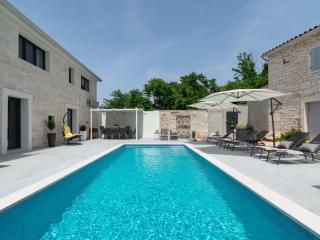 Holiday Home Designer Villa Simone - Modern und Heritage Style by Interhome - 3