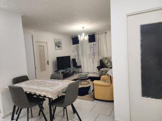 Bright apartment with 3 bedrooms - 4