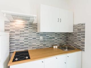 Apartment Wohnung Mama Roza mit Blick auf das Wasser by Interhome - 7