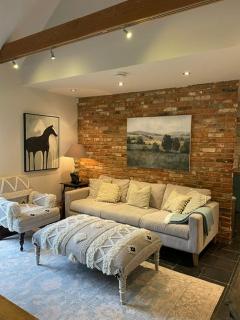 Cozy Cottage Retreat in Surrey Hills - 7