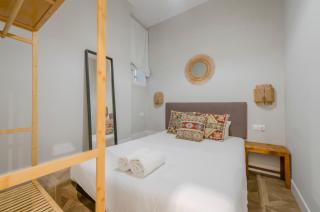 Escapada urbana para 8 en Calle del Infante GL - 8