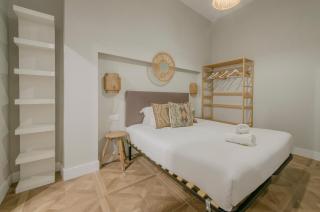 Escapada urbana para 8 en Calle del Infante GL - 1