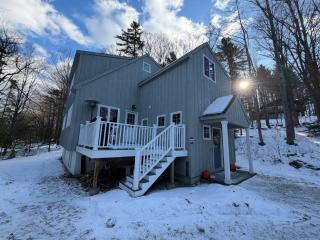 Summit House on George | Renovated | 5 Mins to K-1 | Lift & Rental Deals - 1