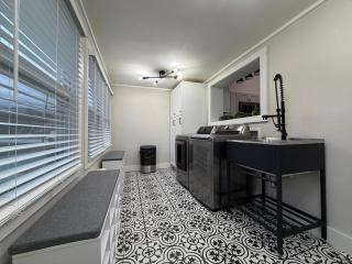 Rutland-Killington Mountain Midway: Refreshed 2BR Flat with High-End Kitchen and Spa Shower - 6