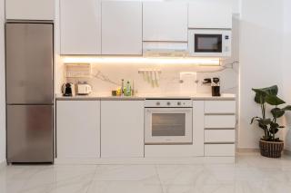 Top Floor 2 Bedroom Apartment with Terrace - 9