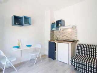 Apartment Klimatisiertes Gästezimmer mit Blick auf den Pinienwald by Interhome - 7
