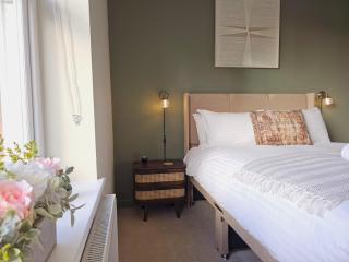 Elegant interior-designed ground floor apartment - Pass the Keys - 7