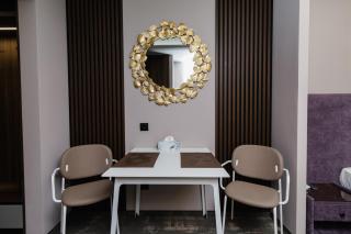 Luxury Airport Studio with Balcony Cozy & Modern - 1