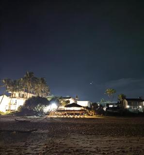 Malika's Yellow House - 5