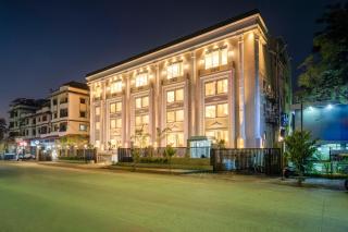 Treebo Premium Nagpur Automotive Square - 8