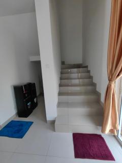 Golden Sleep Villa Tenayan Homestay Near Mal Pekanbaru - 2