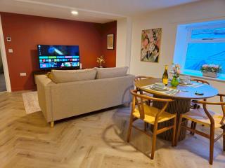 Stylish and spacious lower ground floor apartment -Pass the Keys - 1