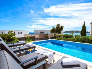Holiday Home Luxuriöse Villa Dolce Vita direkt am Meer mit privatem Pool und Parkplatz by Interhome - 6